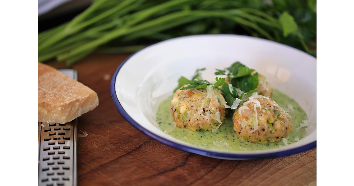 Recipes Buckwheat dumplings with parsley sauce