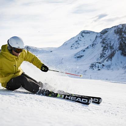 Skifahren im Winter im Skigebiet Meran 2000