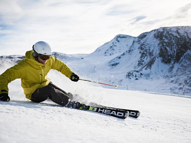 Skifahren im Winter im Skigebiet Meran 2000