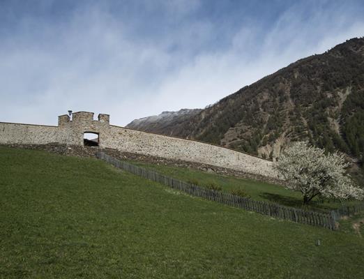sehenswürdigkeiten-mauer-karthaus-schnalstal-mr