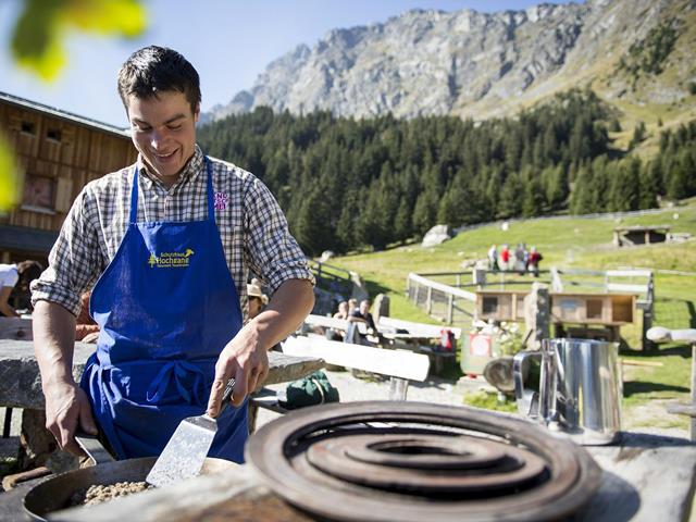 Aktivurlaub-Hütte Tradition Hochganghaus kochen Partschinser Bauernkuchl-Partschins-AF